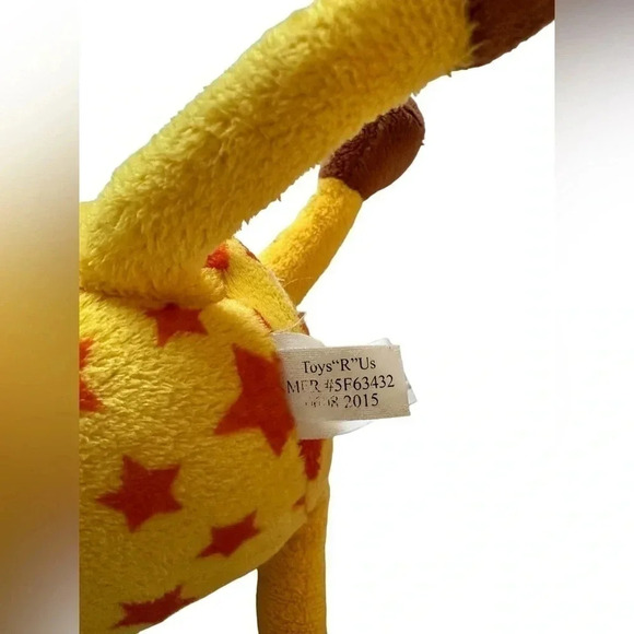 Toys R Us 2015 Geoffrey the Giraffe Stars Yellow Plush Stuffed Animal Toy - Picture 7 of 10